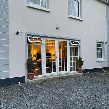 Secluded Studio Apartment Claremorris Exterior photo