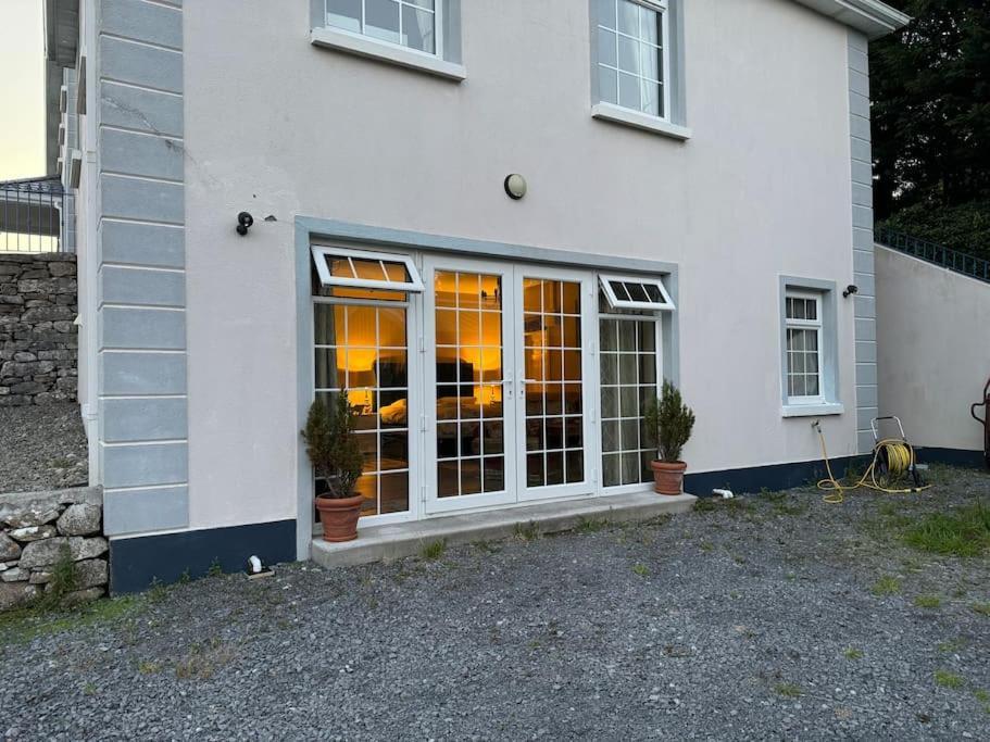 Secluded Studio Apartment Claremorris Exterior photo